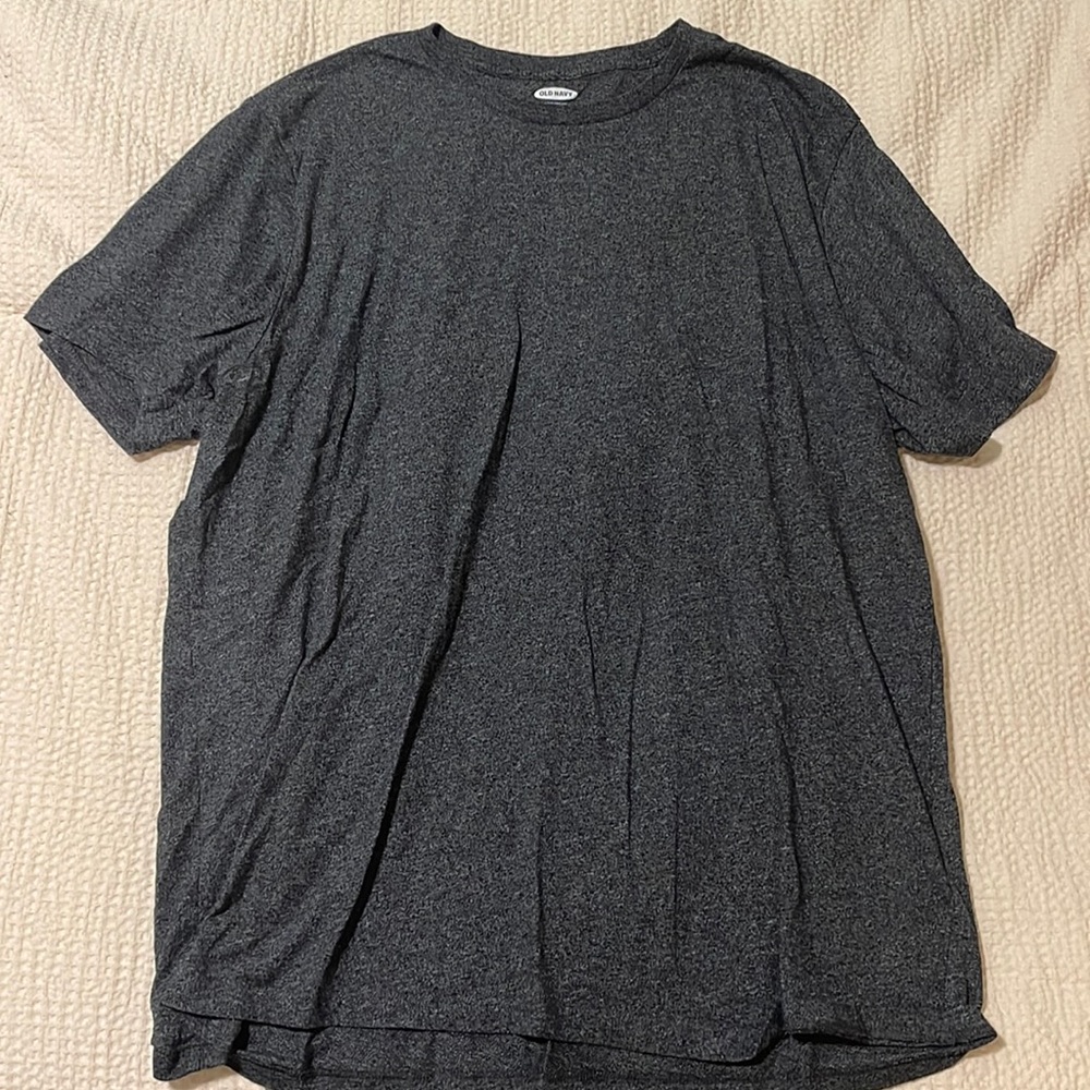 NWOT Men’s Old Navy heather charcoal t-shirt